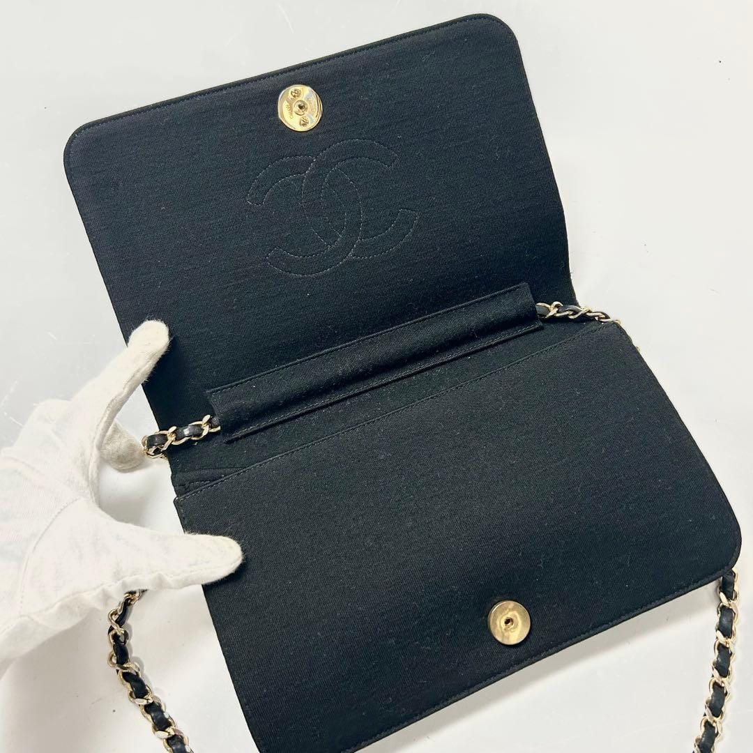 Chanel Matelassé Schultertasche 4