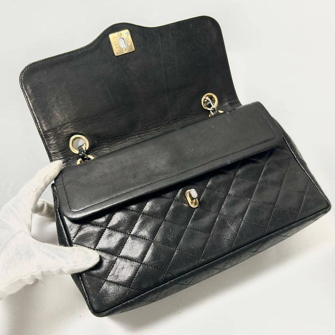 Chanel Matelassé Schultertasche 10