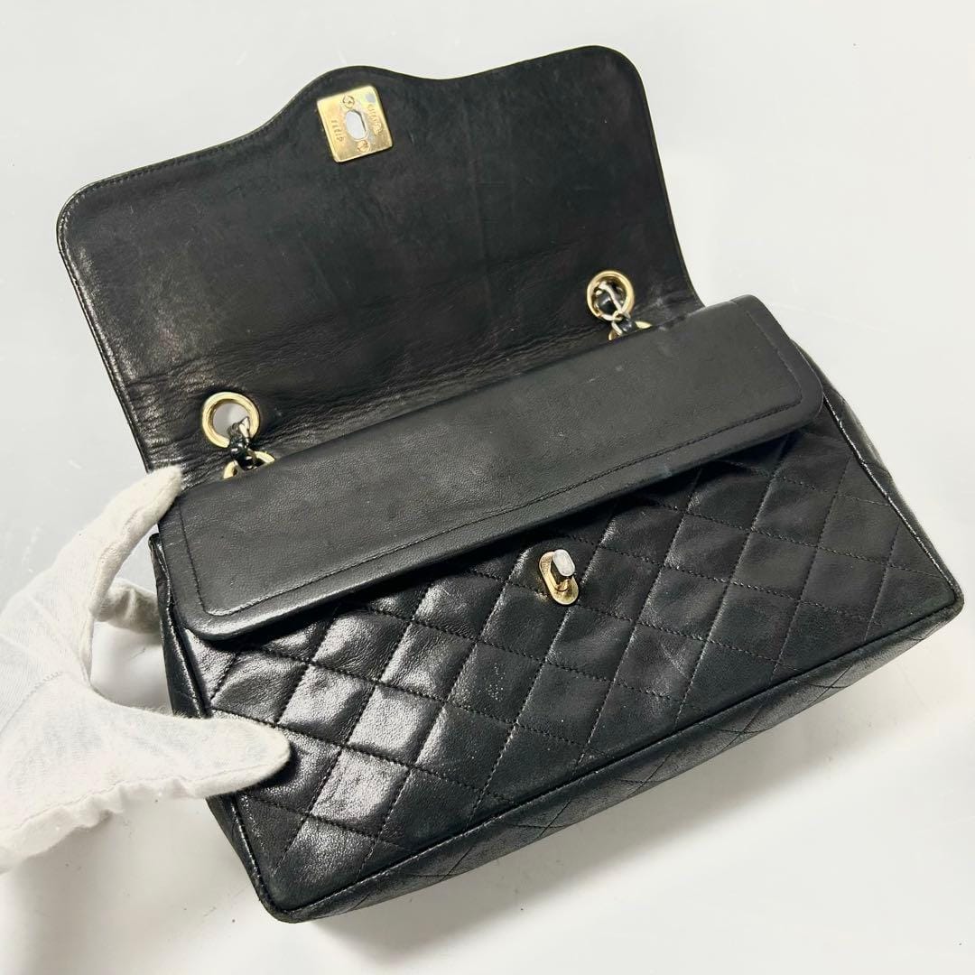 Chanel Matelassé Schultertasche 10