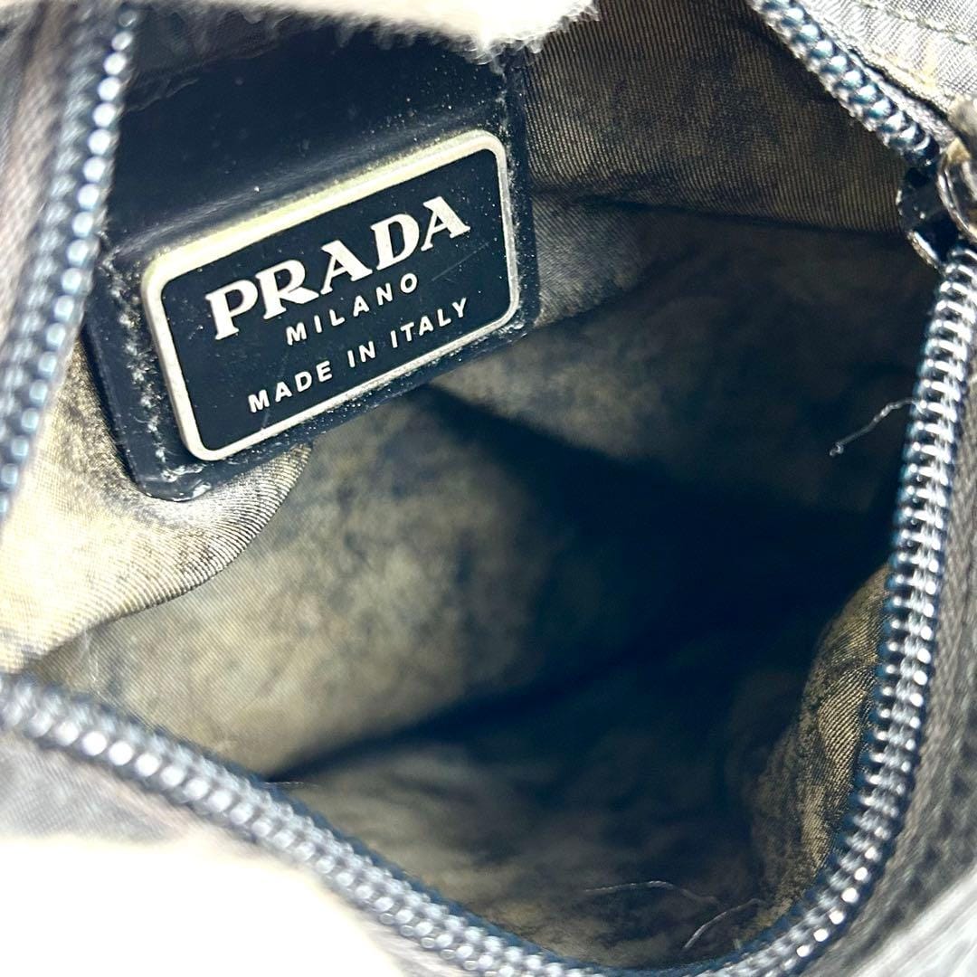 Prada Nylon Schultertasche 5